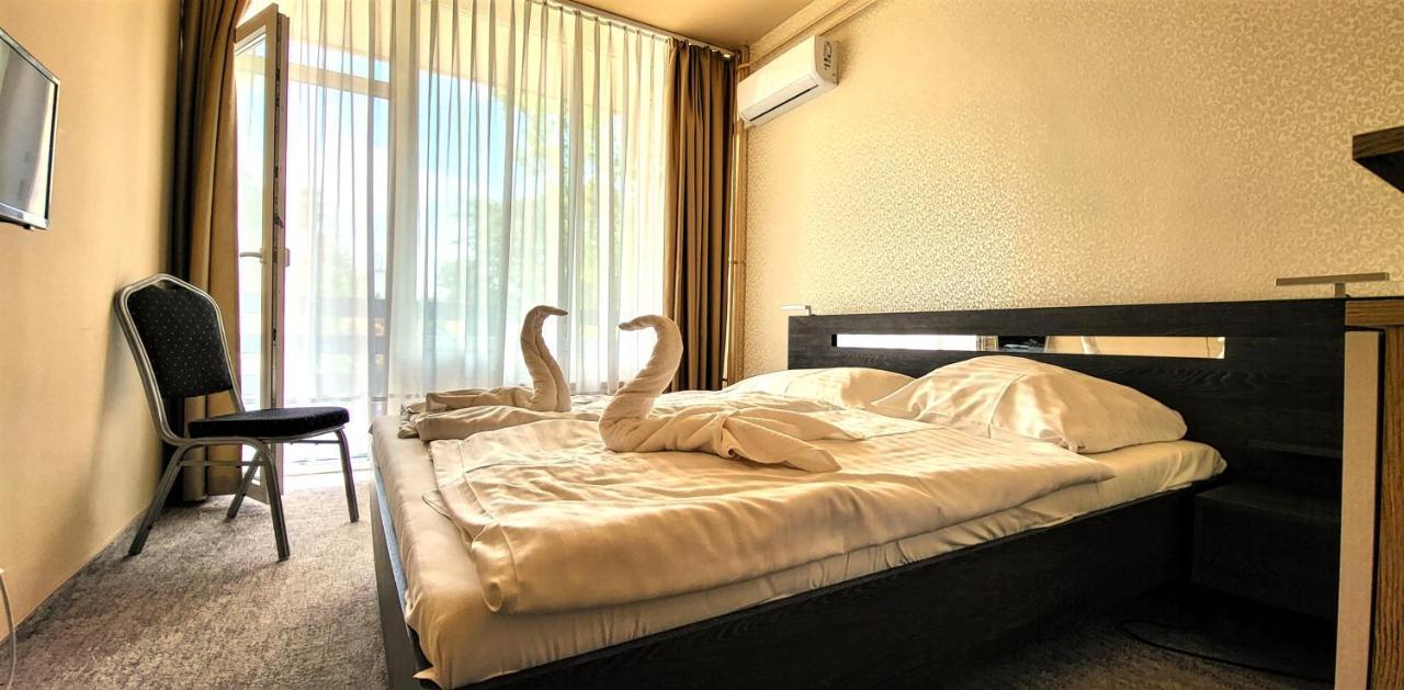 Hotel Korona Сиофок Екстериор снимка