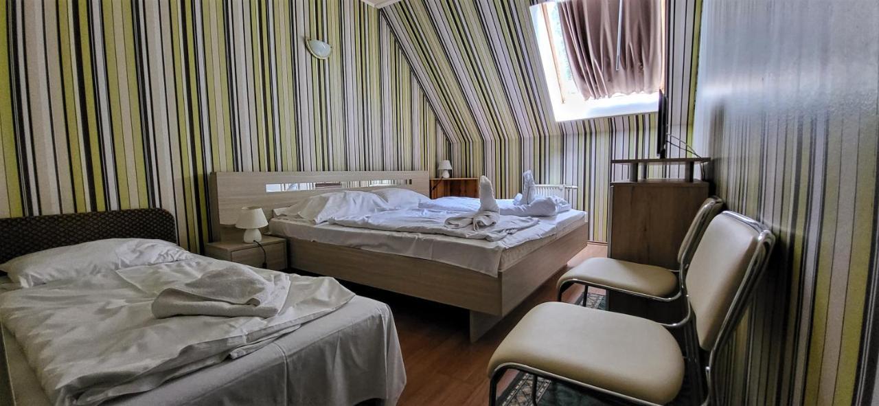 Hotel Korona Сиофок Екстериор снимка