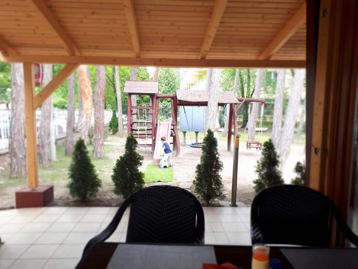 Hotel Korona Сиофок Екстериор снимка