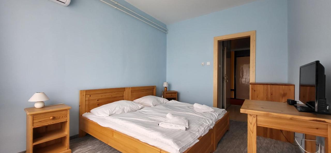 Hotel Korona Сиофок Екстериор снимка