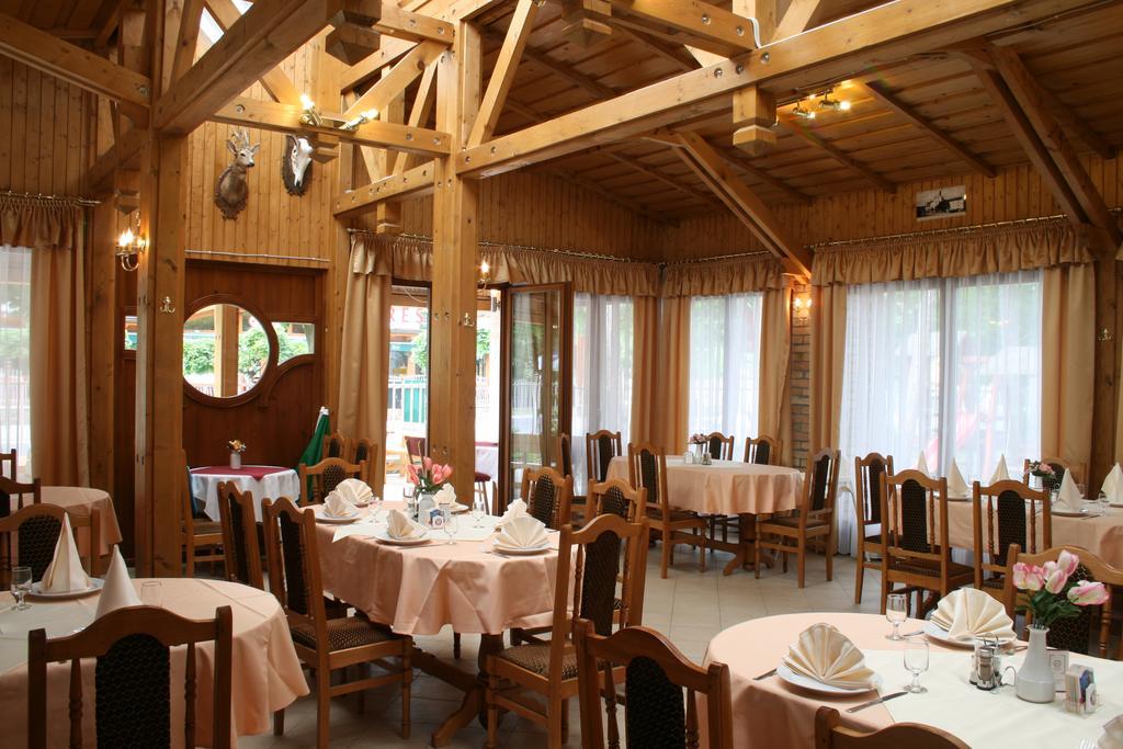 Hotel Korona Сиофок Екстериор снимка